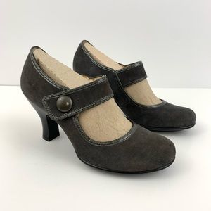NWOB Sofft Gray Suede Mary Jane High Heels Pumps